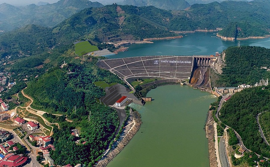 Thủy điện Hòa Bình xây hầm dẫn nước lớn nhất Việt Nam
